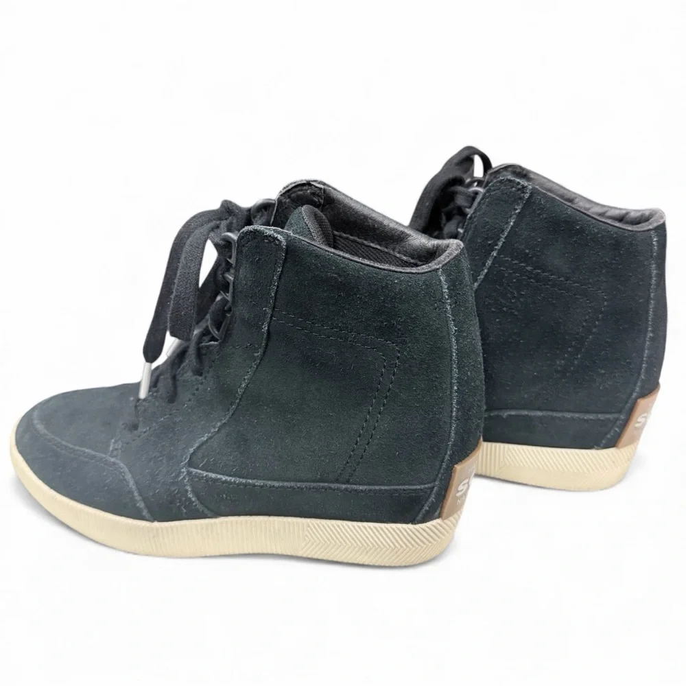 Sorel Out  N About Wedge lace up sneaker size 5.5